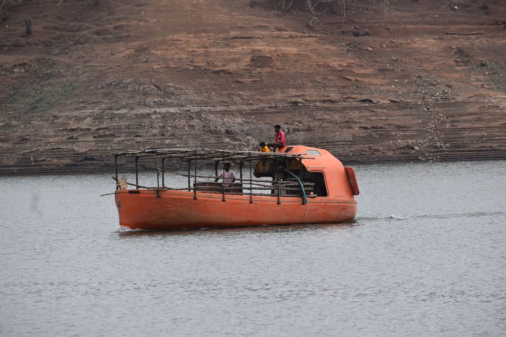 Periyar lake Thekkady boat - Periyar and Thekkady: Nearest Airports and How to Get There
